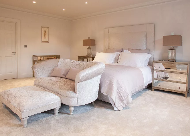 Ковролин светлый в спальне Ковролин светлый в светлой спальне