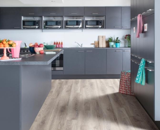 Кварцвинил клеевой и замковый со скидкой