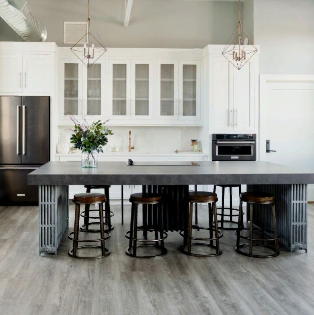 Самый недорогой на российском рынке кварцевый ламинат Home Expert