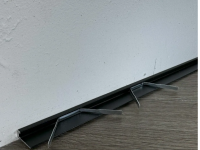 Микроплинтус щелевой плинтус Pro Design Mini 7067 В черный муар RAL 9005 лучшая цена